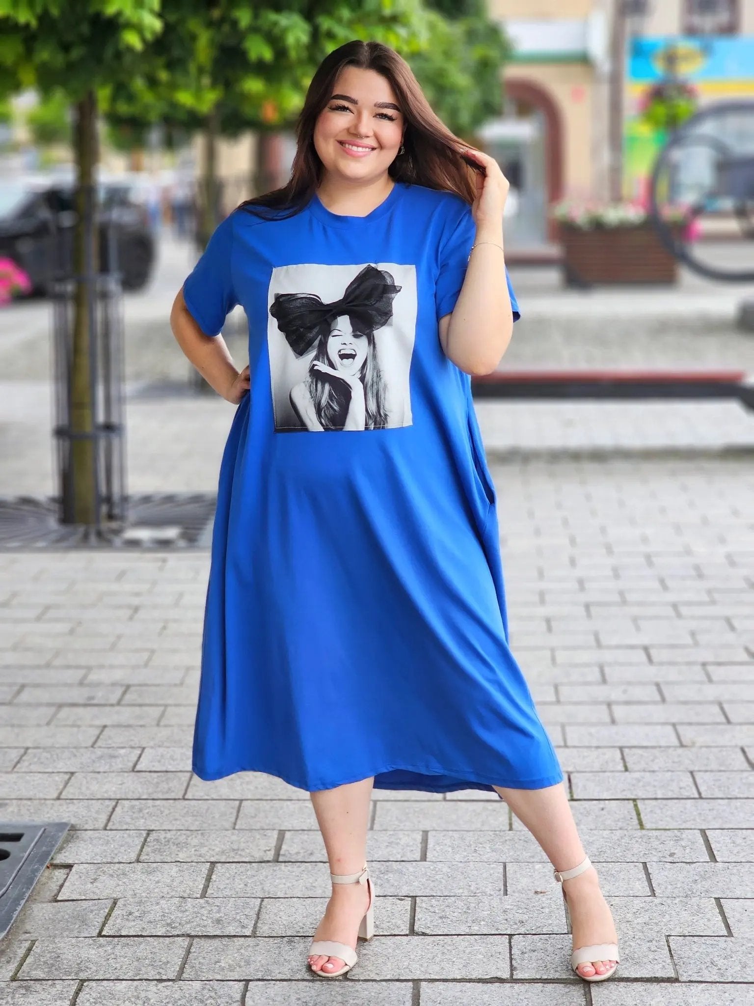 Sukienka z Artystycznym Nadrukiem Stylowa XL