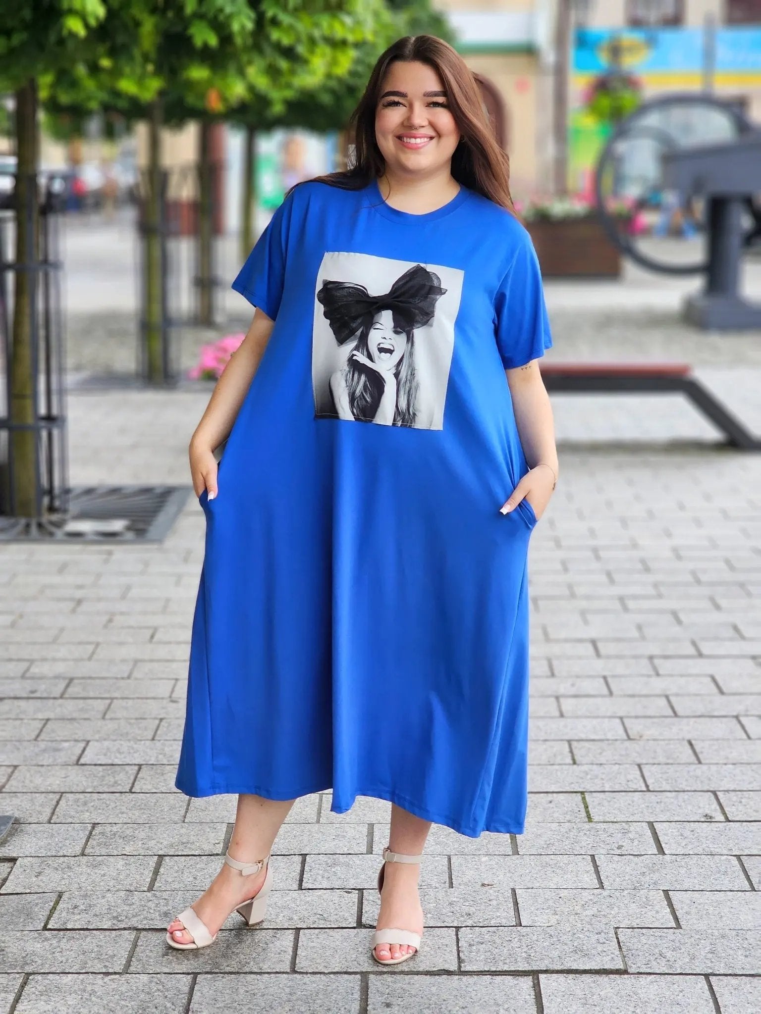 Sukienka z Artystycznym Nadrukiem Stylowa XL