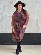 Sukienka  z Kwiatowo-Zwierzęcym Wzorem i Falbanką przy Dekolcie -  dwa kolory Stylowa XL