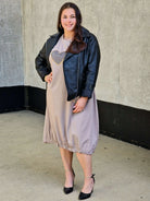 Sukienka z aplikacją serduszek Stylowa XL