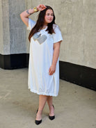 Sukienka z aplikacją serduszek Stylowa XL