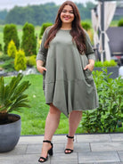 Sukienka z asymetrycznym dołem Stylowa XL