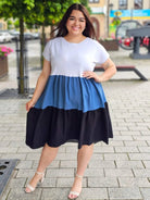 Sukienka z falbanowym dołem Stylowa XL