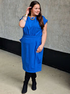 Sukienka z kieszeniami i paskiem – kobieca, wygodna, uniwersalna Stylowa XL