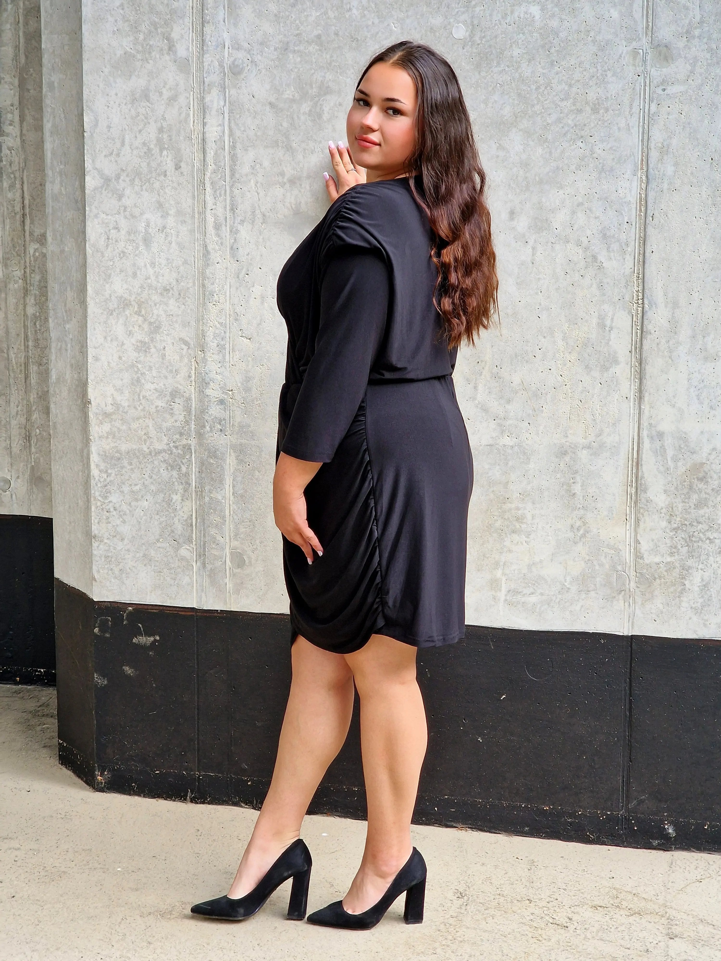 Sukienka z kopertowym dekoltem Stylowa XL