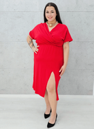 Sukienka z kopertowym dekoltem i rozcięciem Stylowa XL