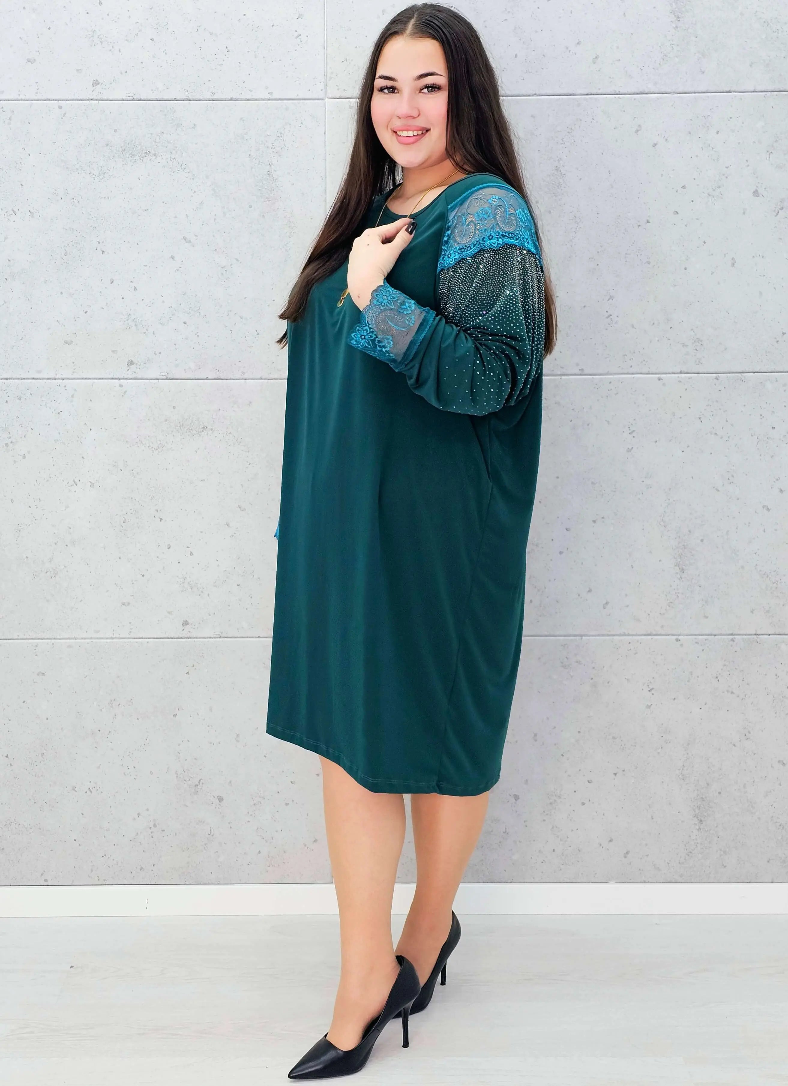 Sukienka z koronką i cyrkoniami – elegancka sukienka plus size Stylowa XL