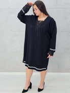 Sukienka z koronką i frędzlami Stylowa XL