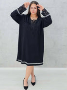 Sukienka z koronką i frędzlami Stylowa XL