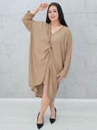 Sukienka z połyskiem i węzłem Stylowa XL