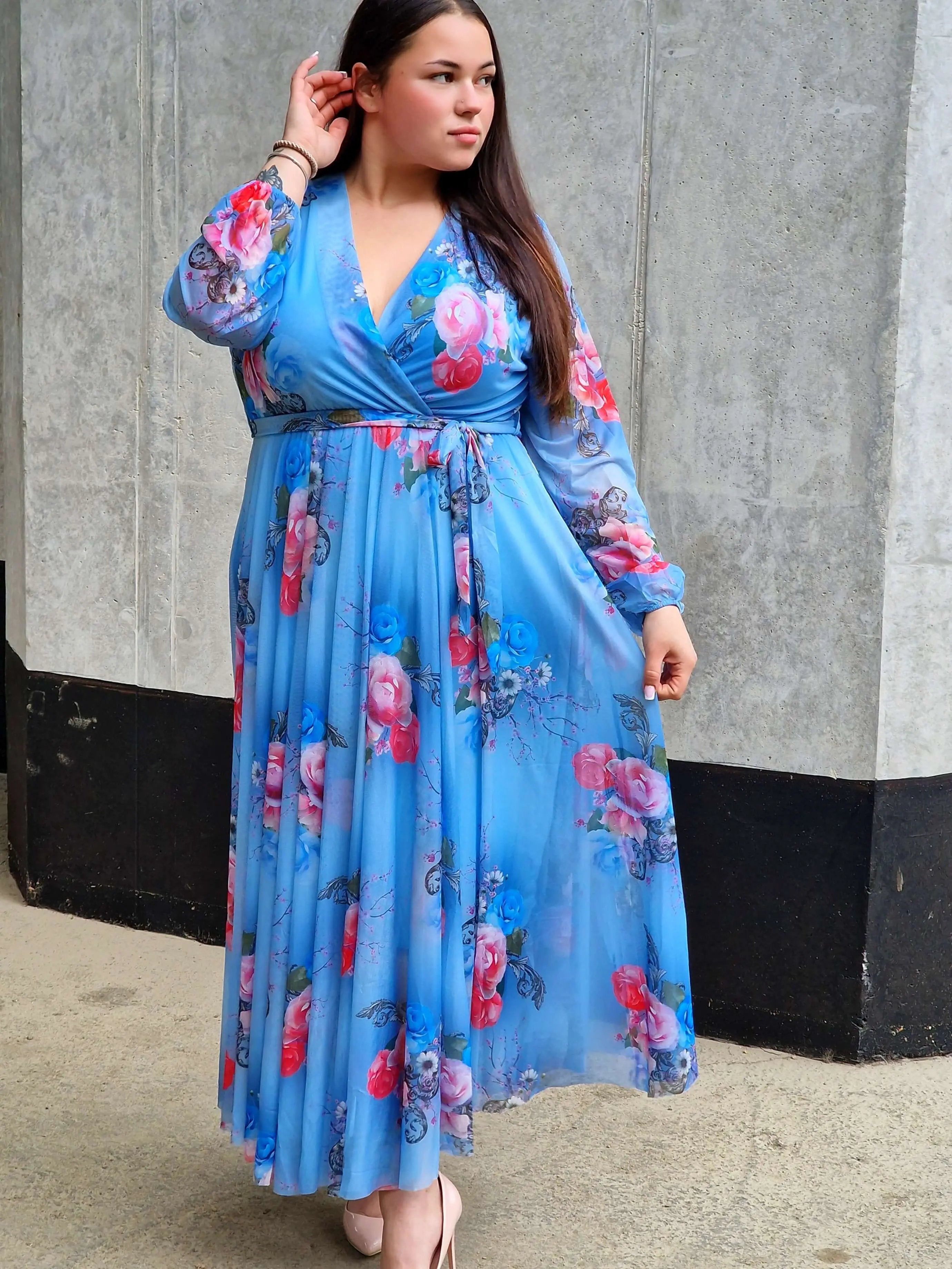 Sukienka z siateczkowym wykończeniem - trzy kolory Stylowa XL