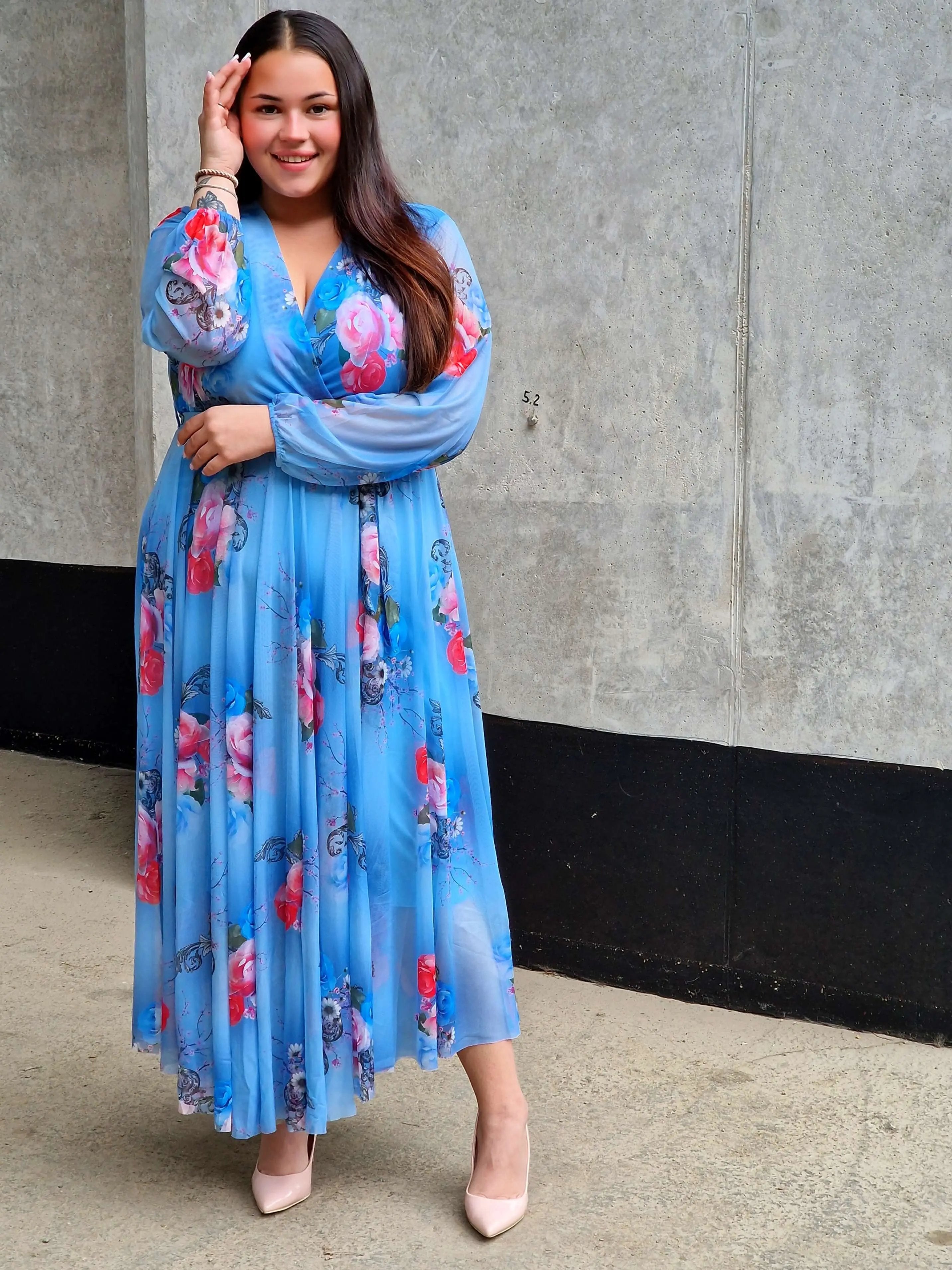 Sukienka z siateczkowym wykończeniem - trzy kolory Stylowa XL