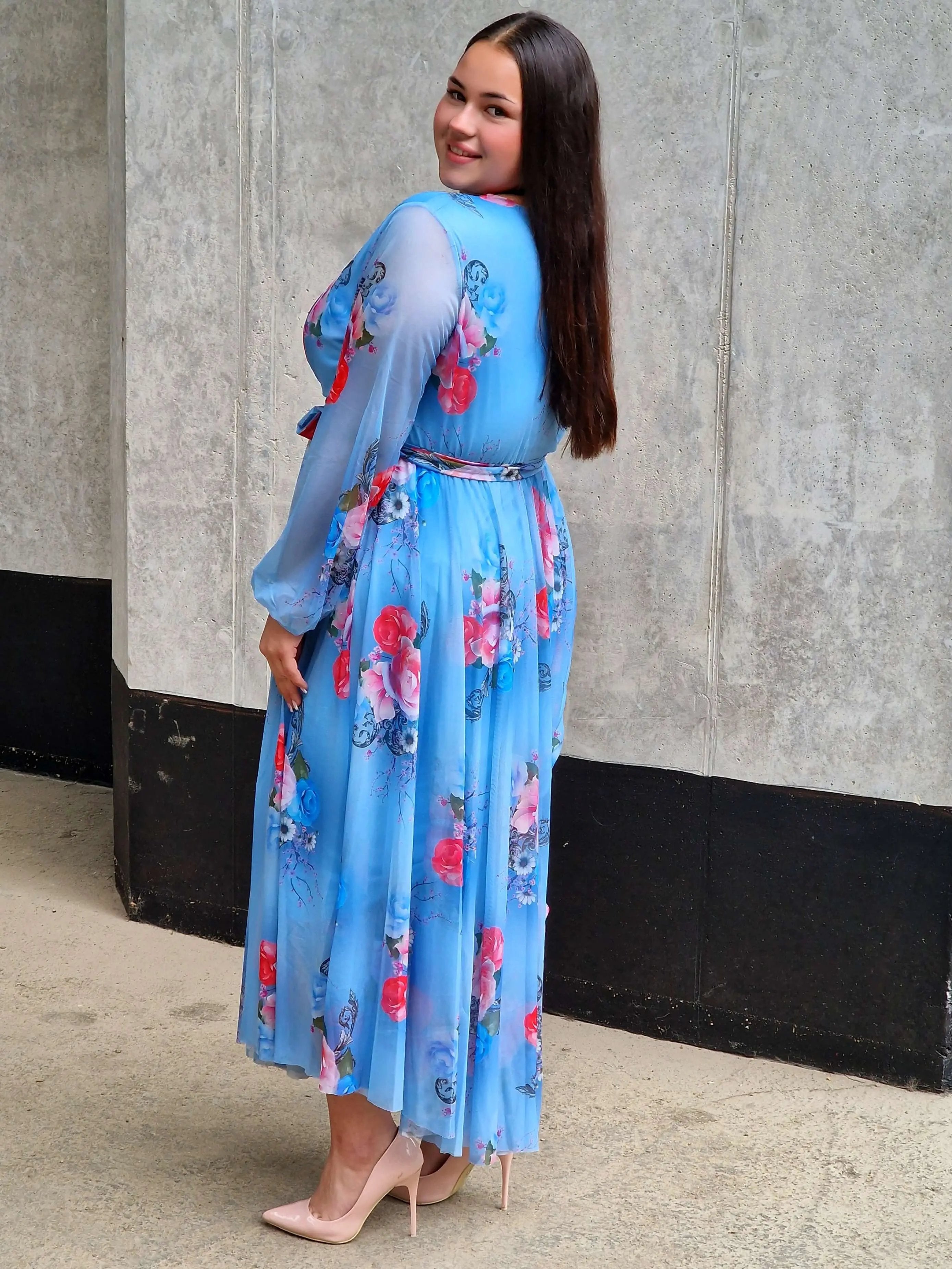 Sukienka z siateczkowym wykończeniem - trzy kolory Stylowa XL