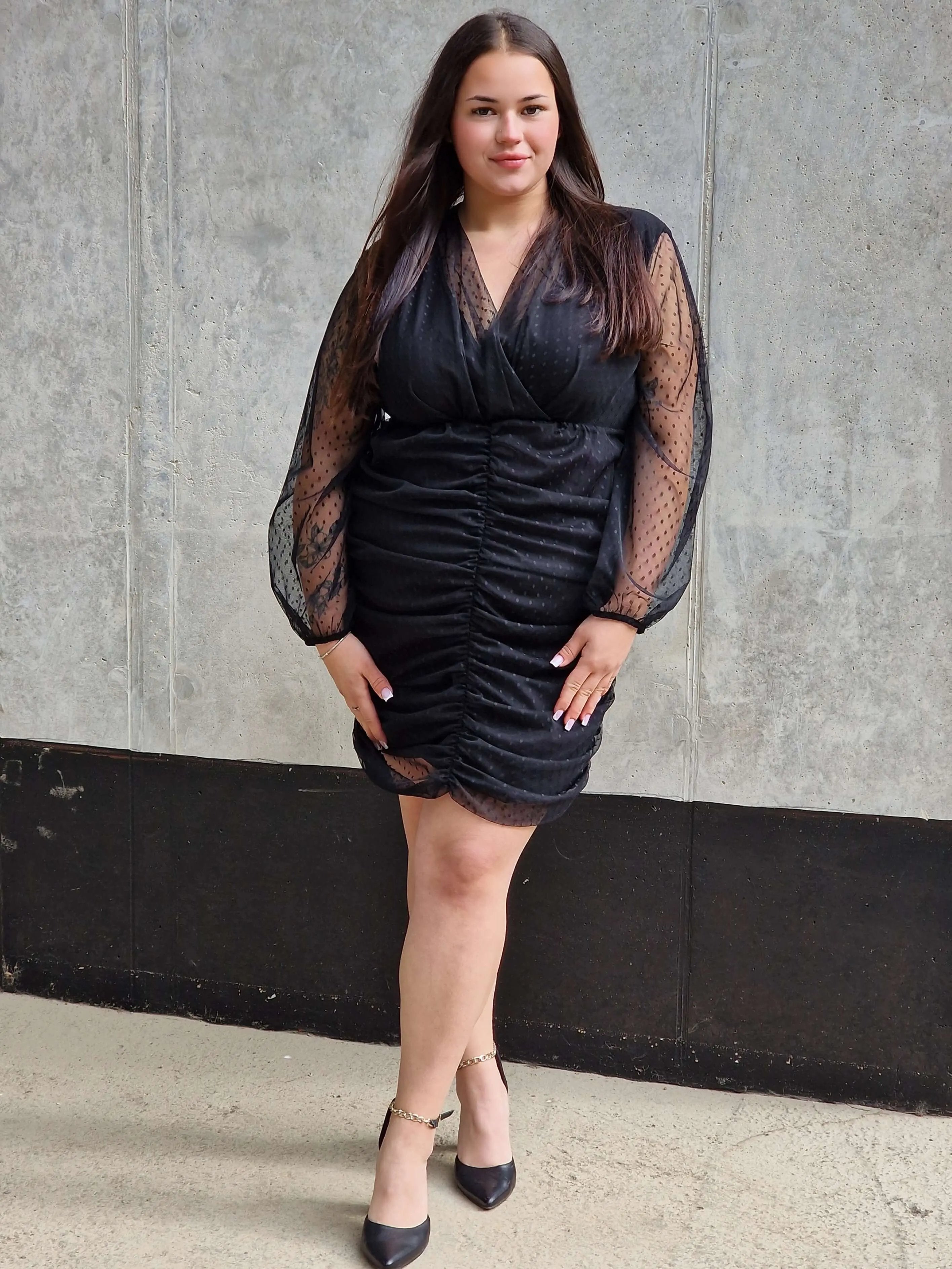 Sukienka z tiulem i drapowaniem Stylowa XL