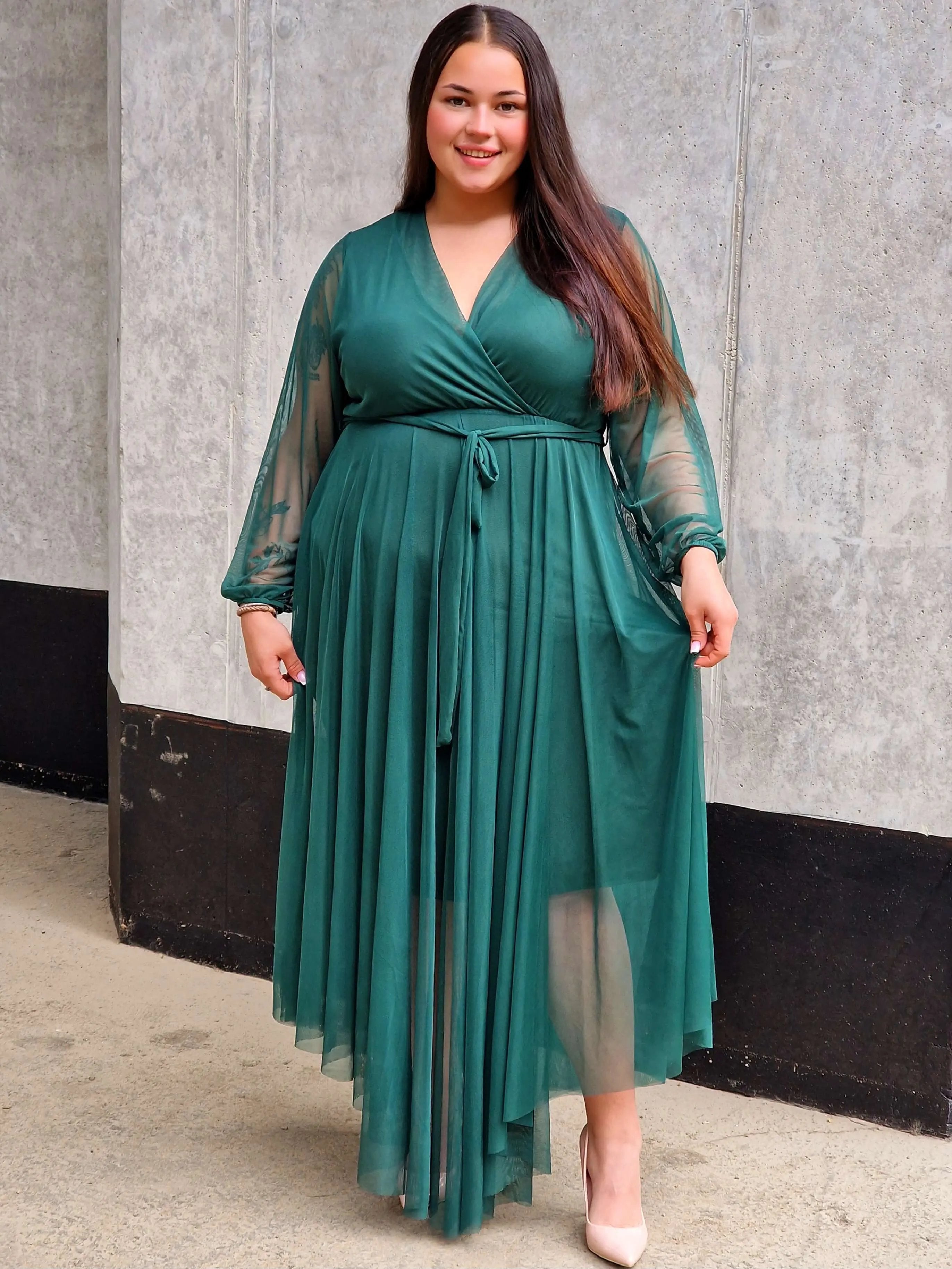 Sukienka z tiulową warstwą – lekkość, która robi efekt WOW! Stylowa XL