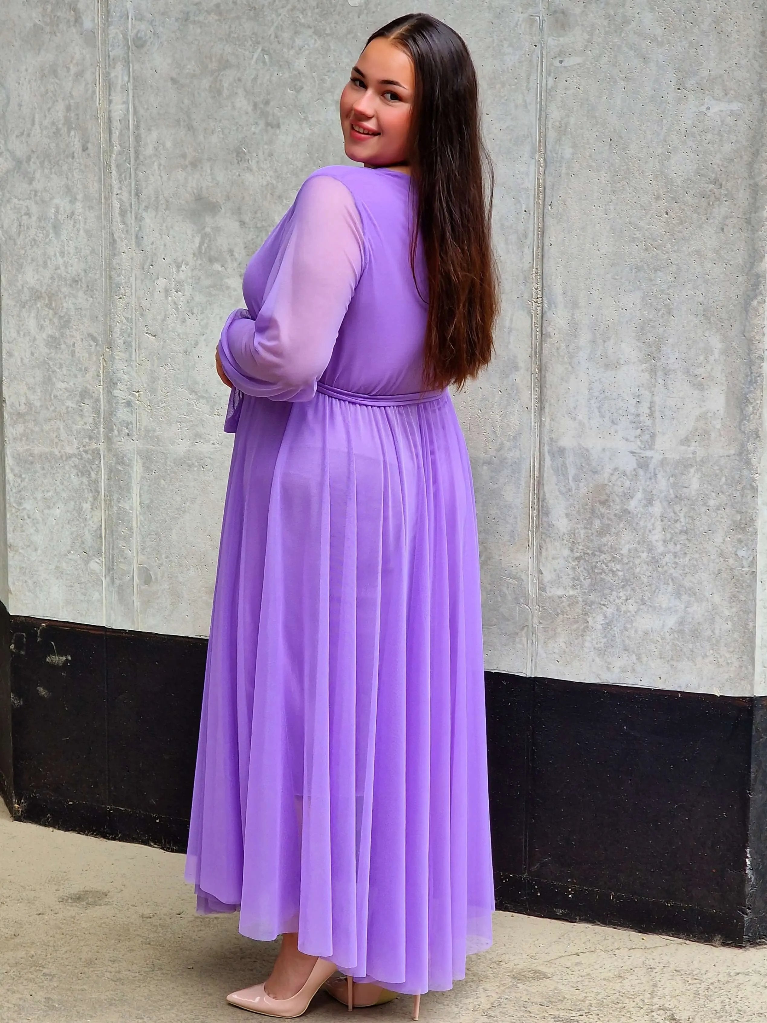 Sukienka z tiulową warstwą – lekkość, która robi efekt WOW! Stylowa XL