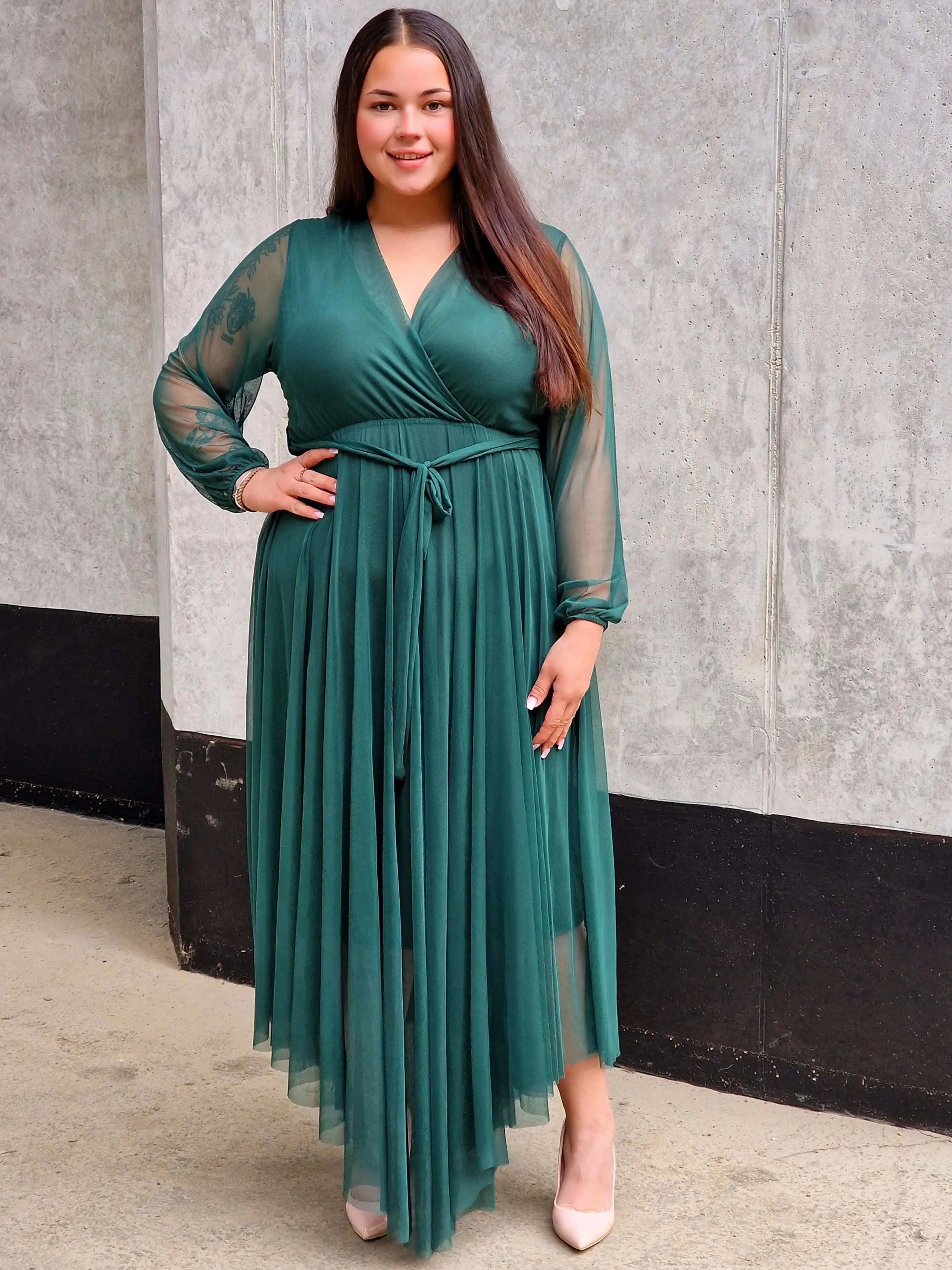 Sukienka z tiulową warstwą – lekkość, która robi efekt WOW! Stylowa XL