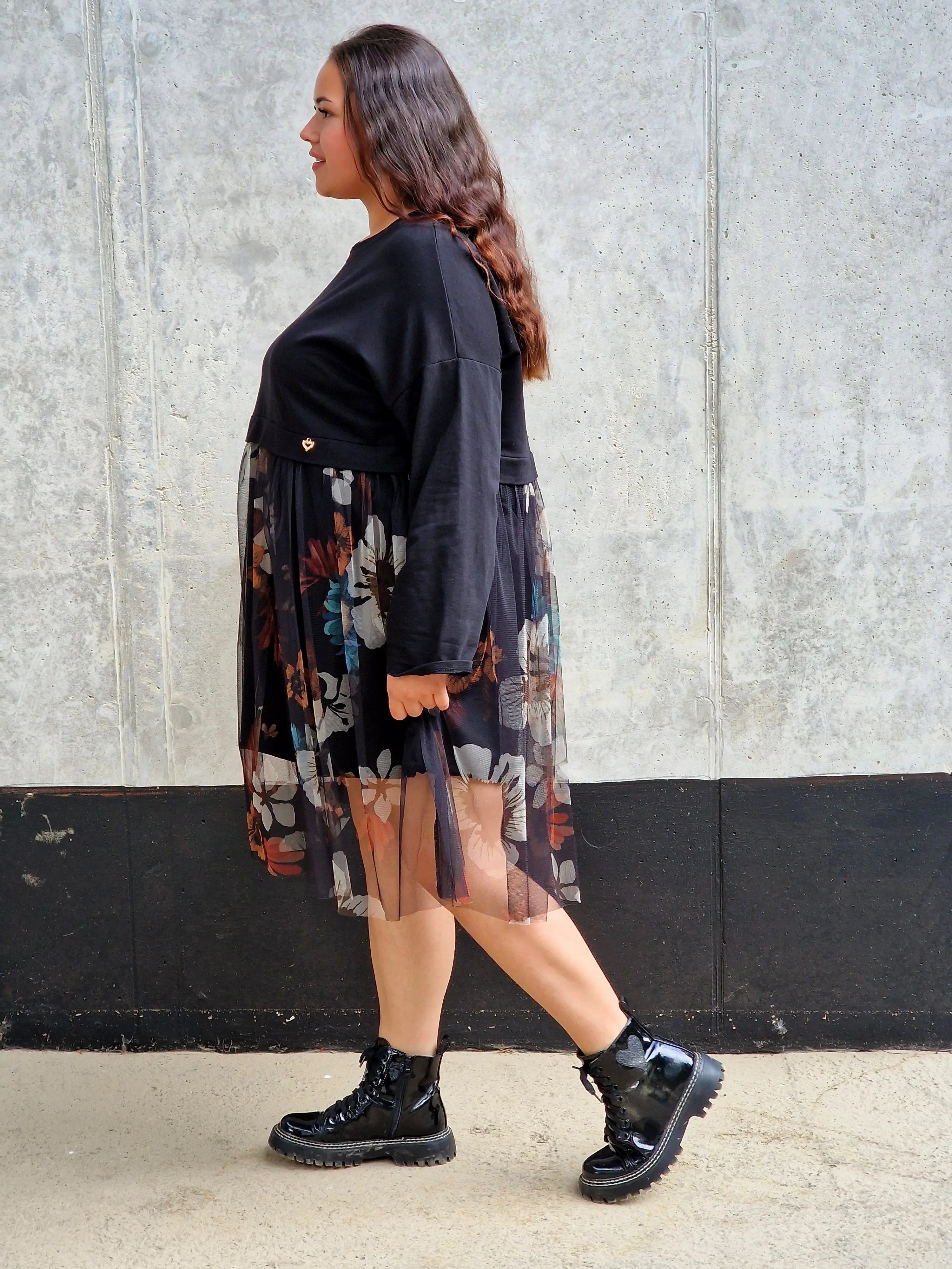 Sukienka z tiulowym kwiatowym printem Stylowa XL