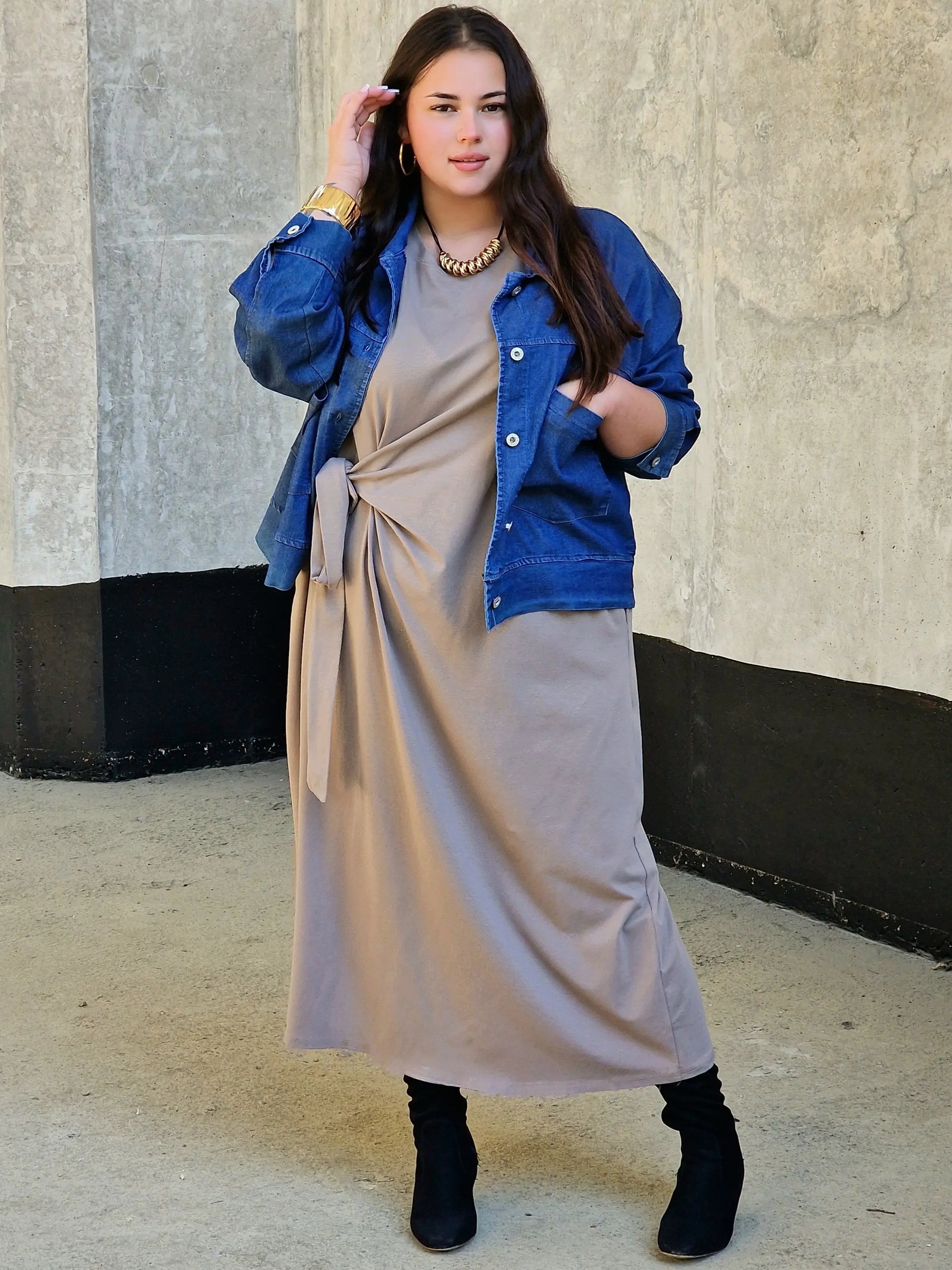 Sukienka z wiązaniem w talii Stylowa XL