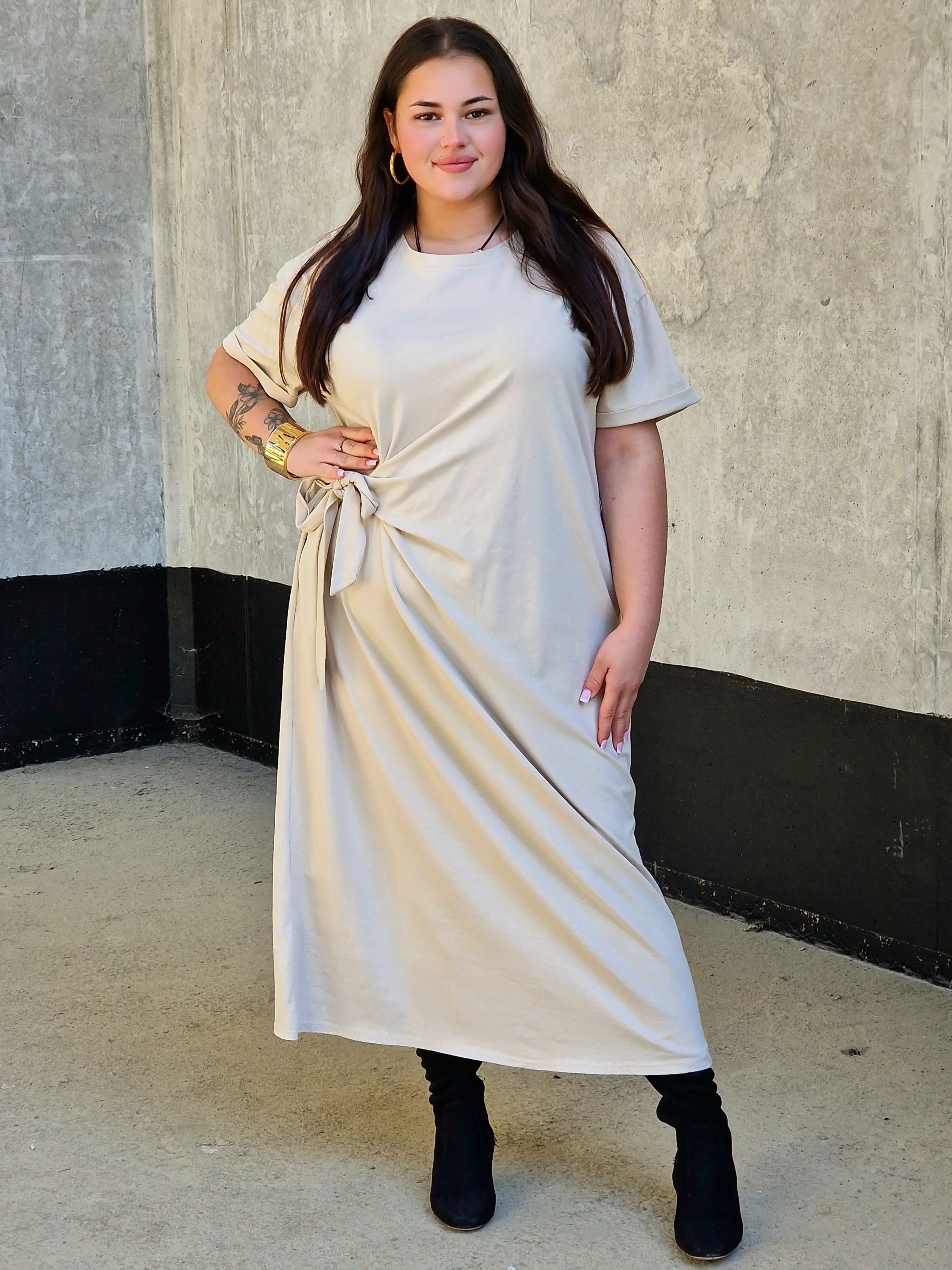 Sukienka z wiązaniem w talii Stylowa XL