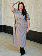 Sukienka z wiązaniem w talii Stylowa XL