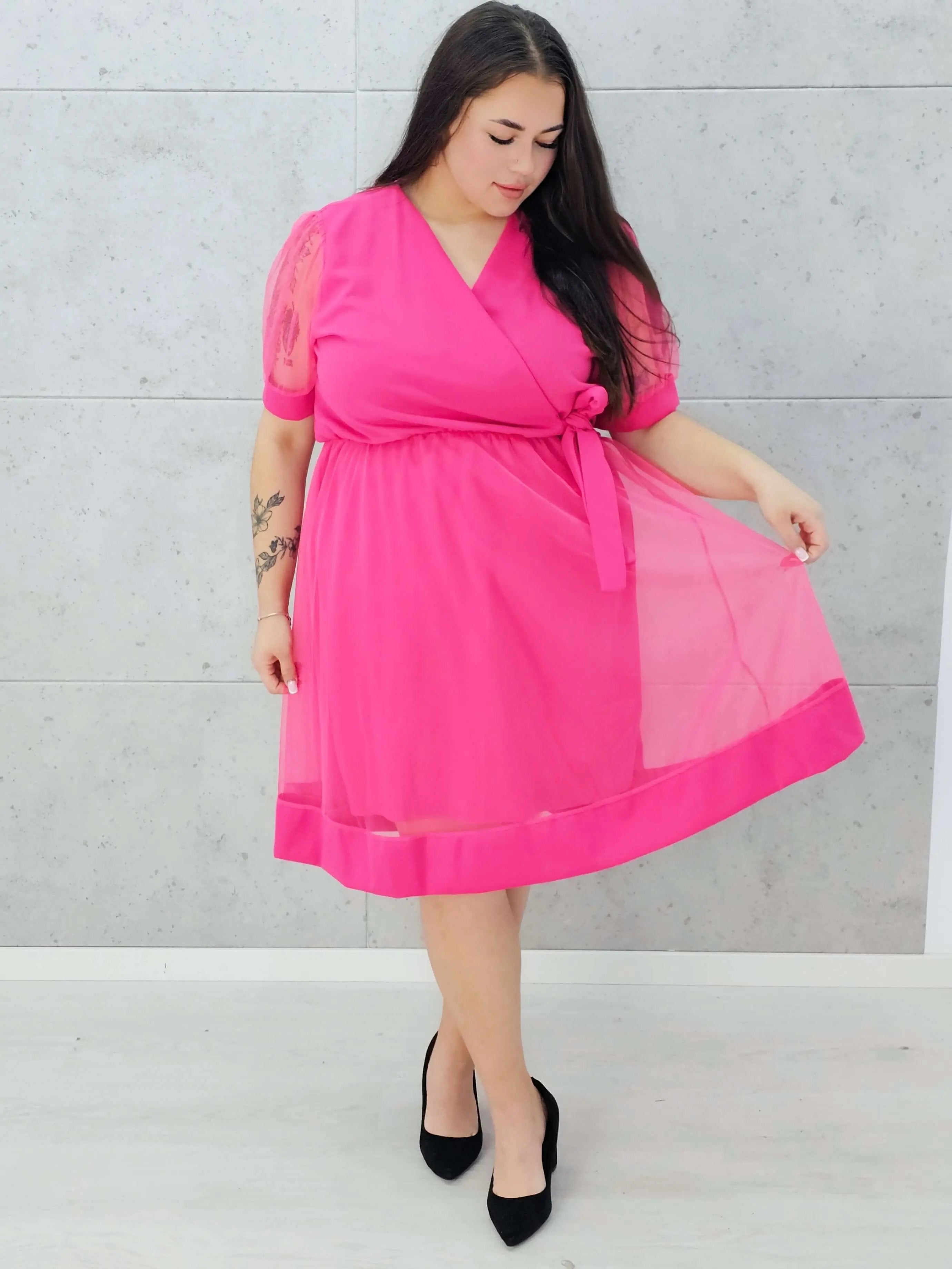 Sukienka z wstawką tiulu. Stylowa XL