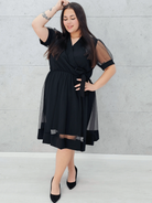 Sukienka z wstawką tiulu. Stylowa XL