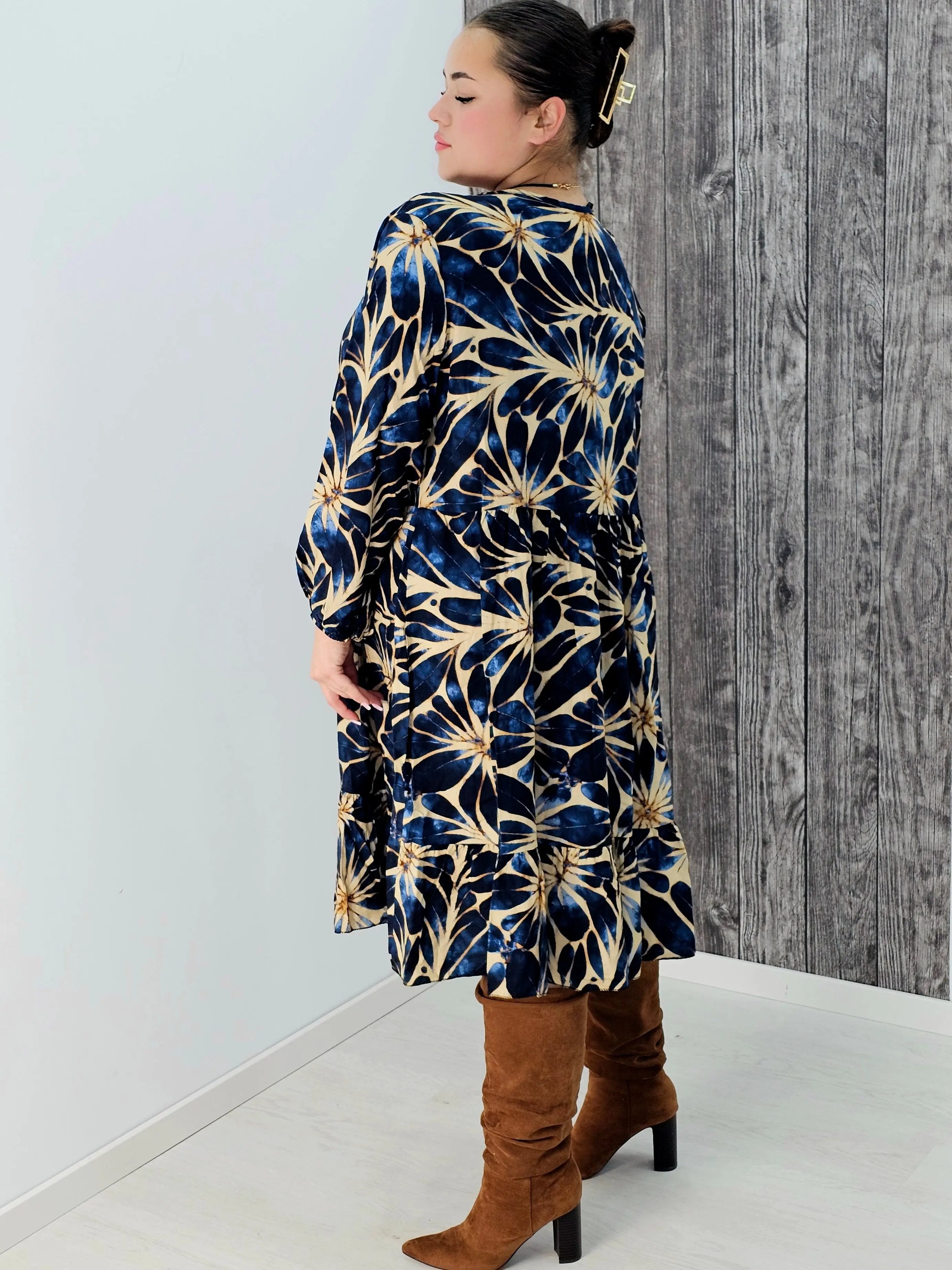 Sukienka z wzorem , wiązanie przy dekolcie - trzy kolory Stylowa XL