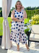 Sukienka z wzorem w kropki Stylowa XL