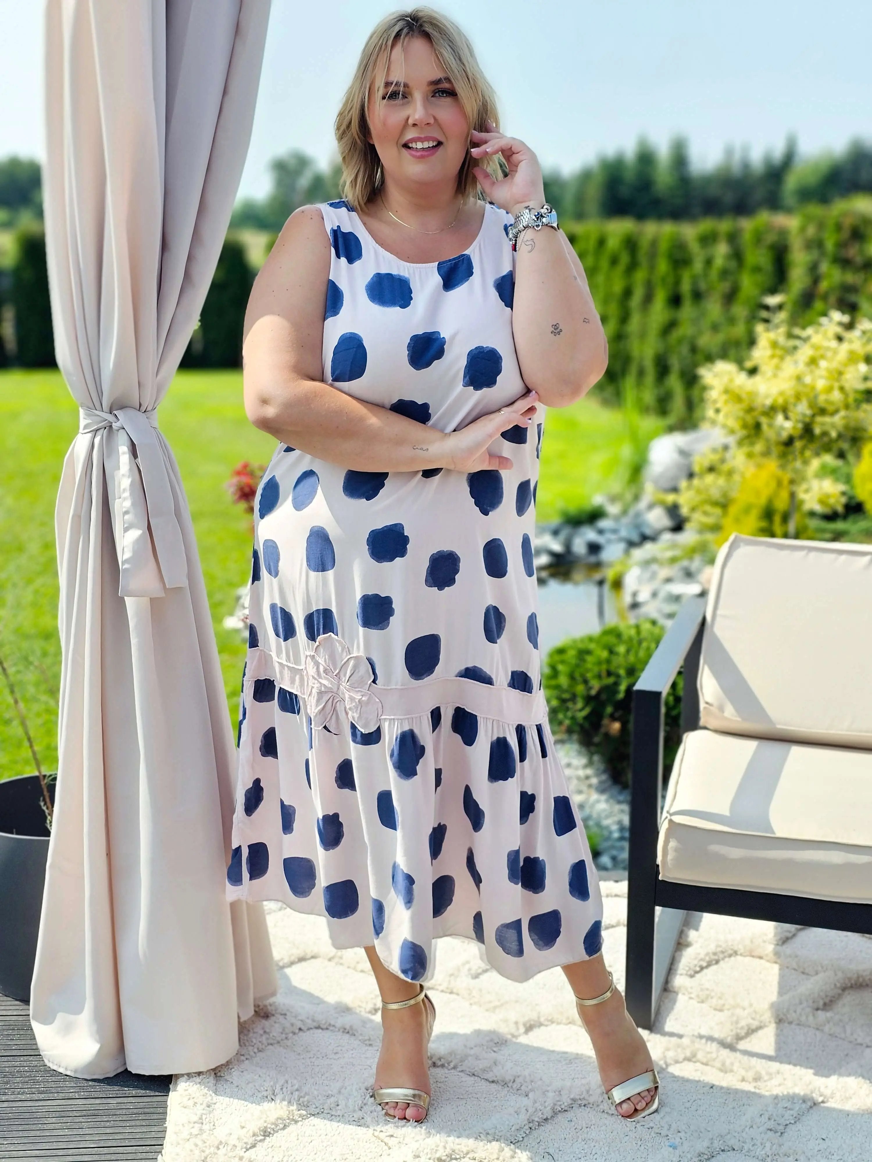 Sukienka z wzorem w kropki Stylowa XL