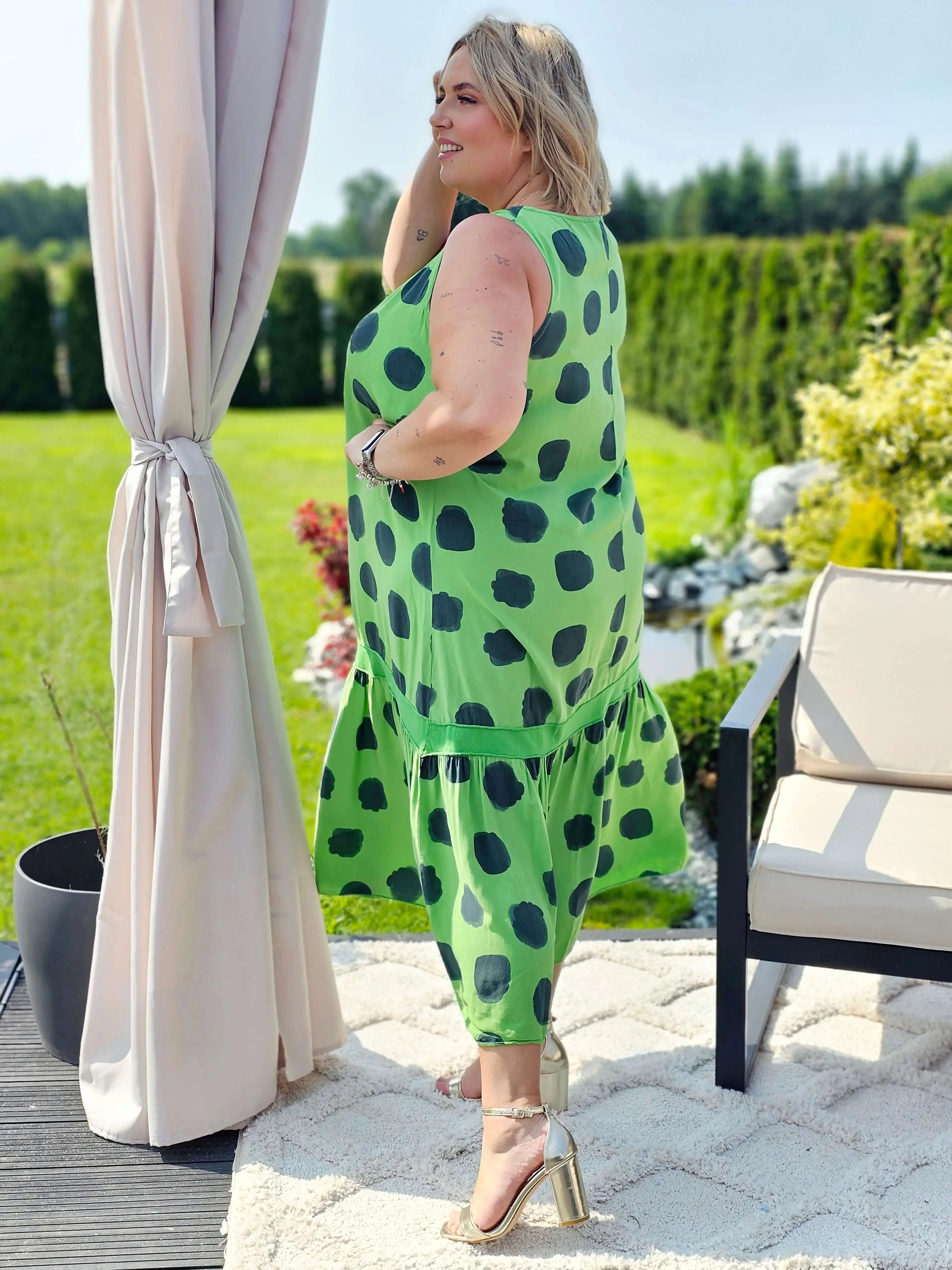 Sukienka z wzorem w kropki Stylowa XL