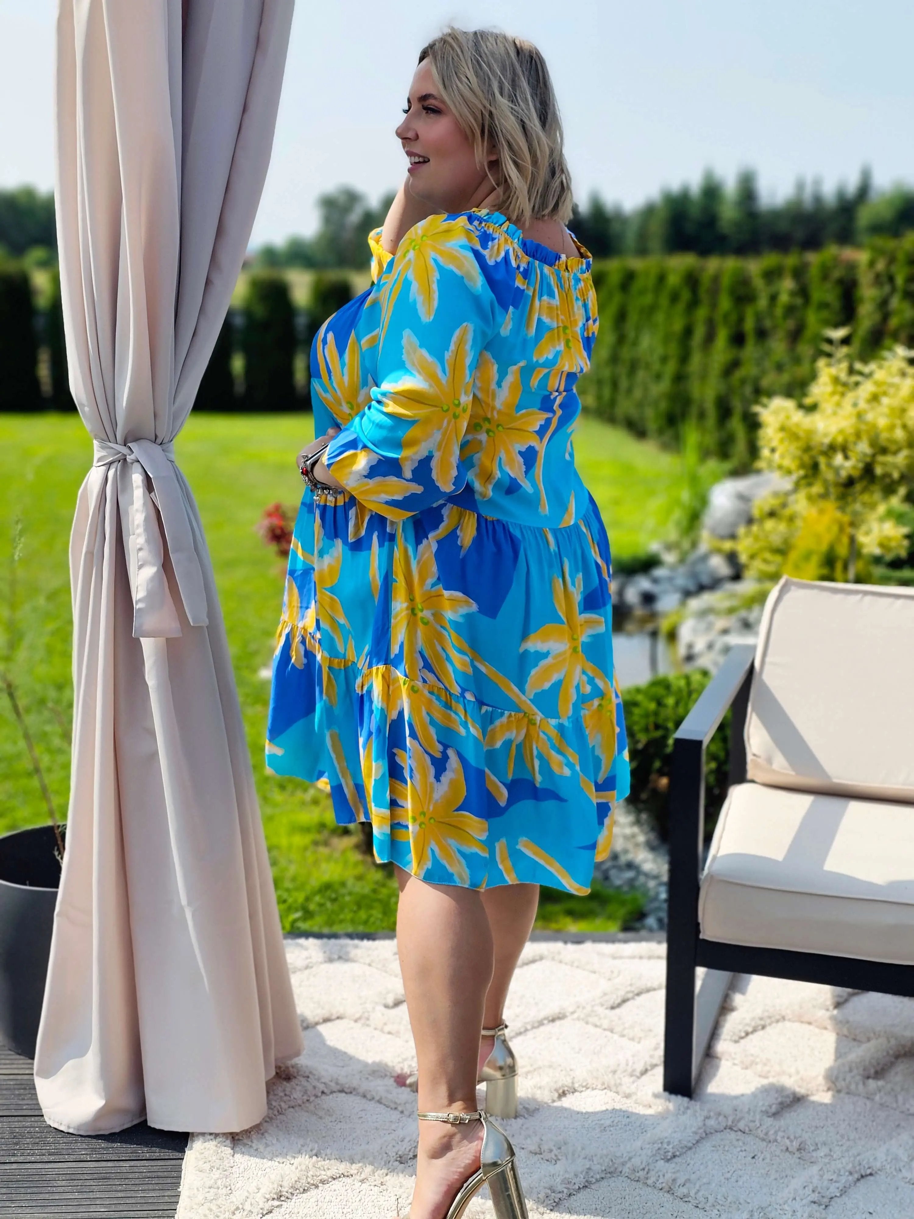 Sukienka z wzorem w kwiaty Stylowa XL