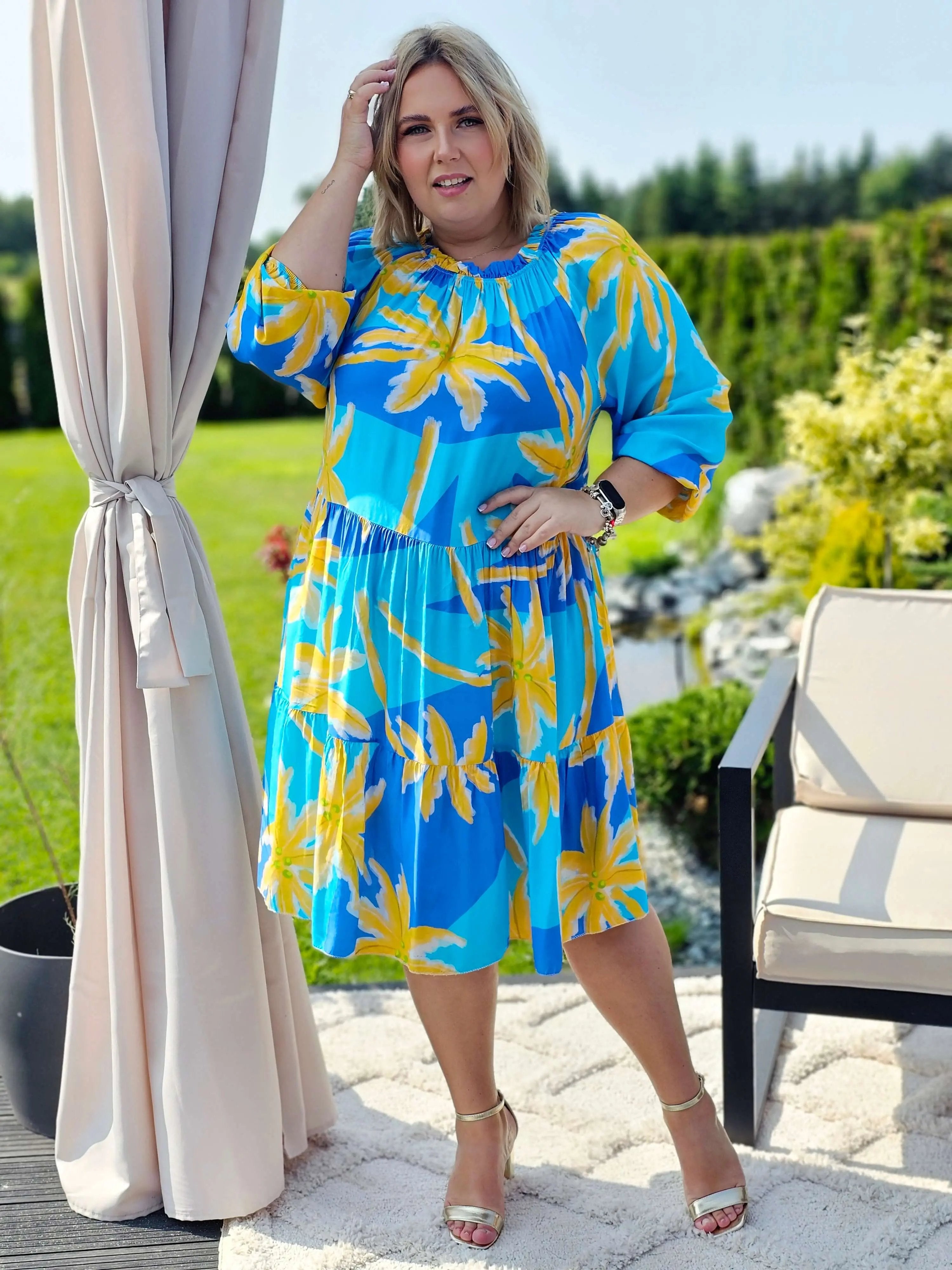 Sukienka z wzorem w kwiaty Stylowa XL