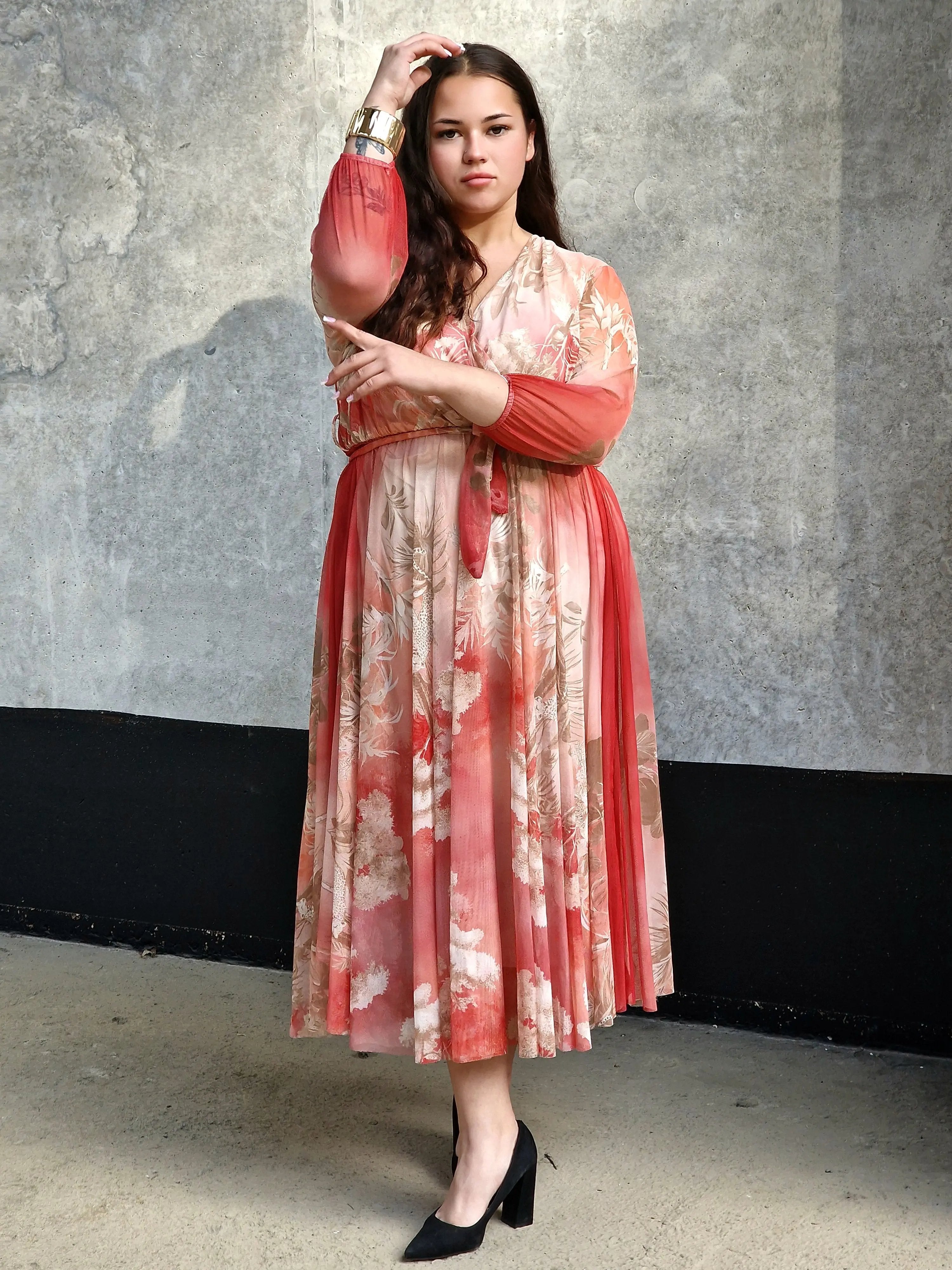 Sukienka, która podkreśli Twoje piękno - dwa odcienie Stylowa XL