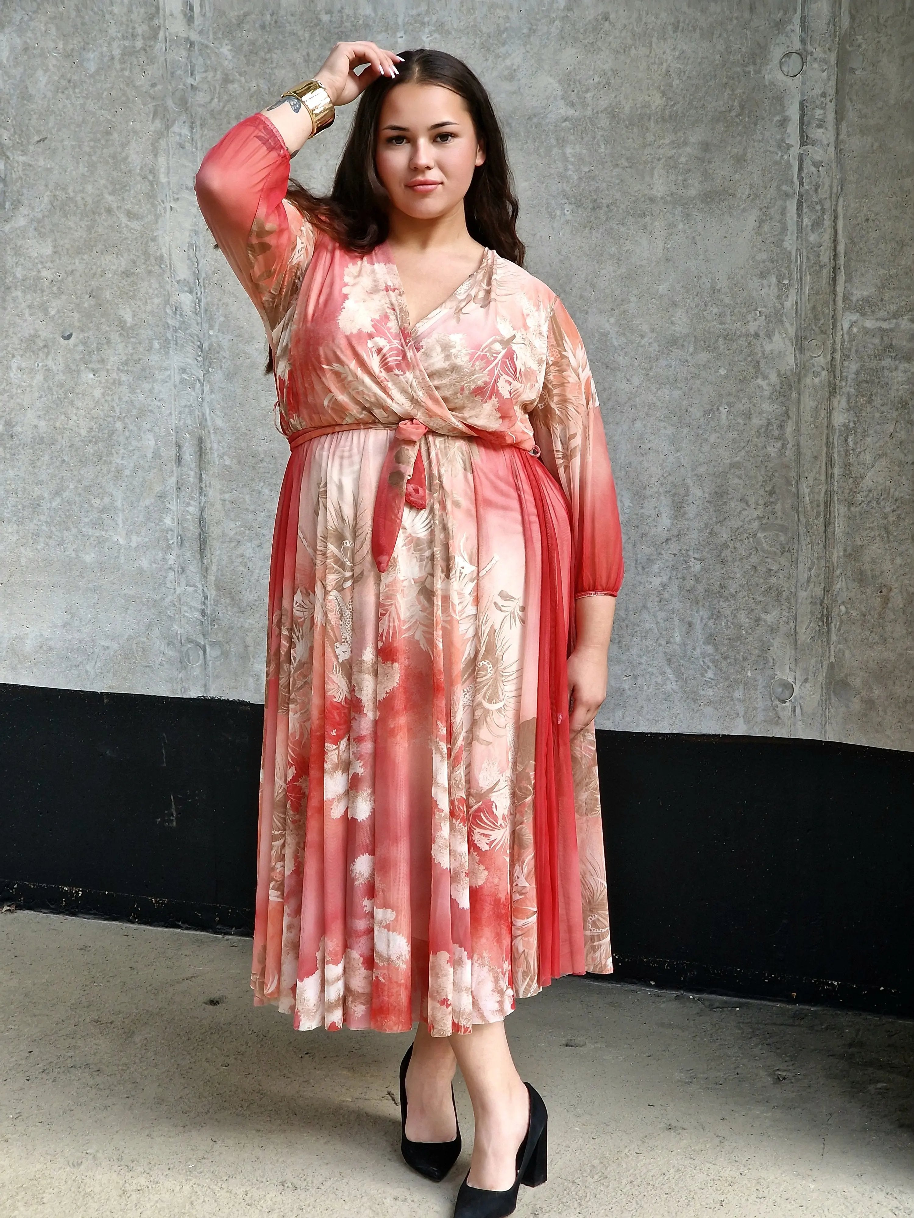 Sukienka, która podkreśli Twoje piękno - dwa odcienie Stylowa XL