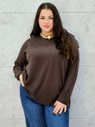 Sweter plus size StylowaXL – klasyka i komfort w wielu kolorach - Stylowa XL