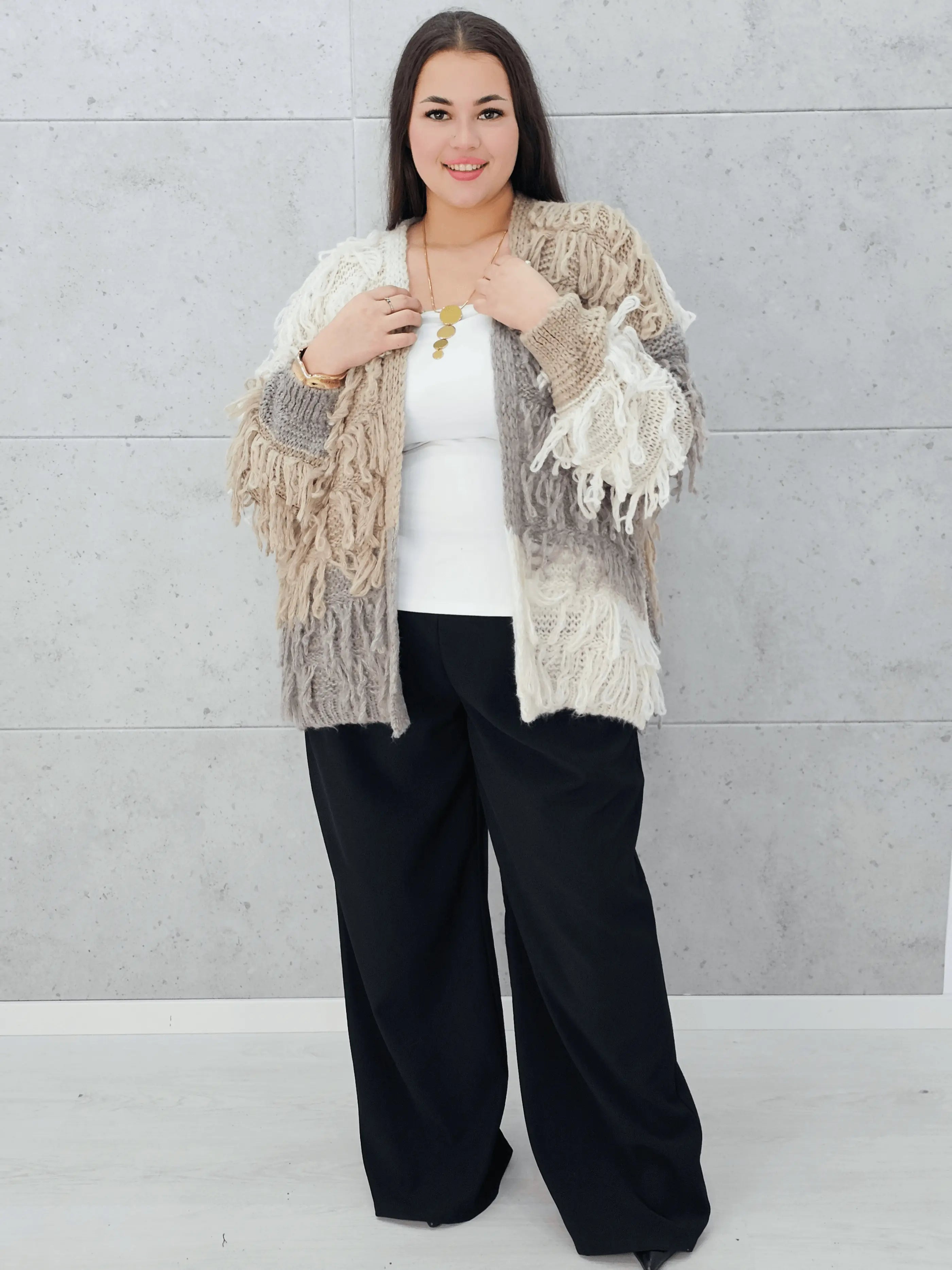 Sweter plus size – ciepły, stylowy i idealnie dopasowany do kobiecej sylwetki Stylowa XL