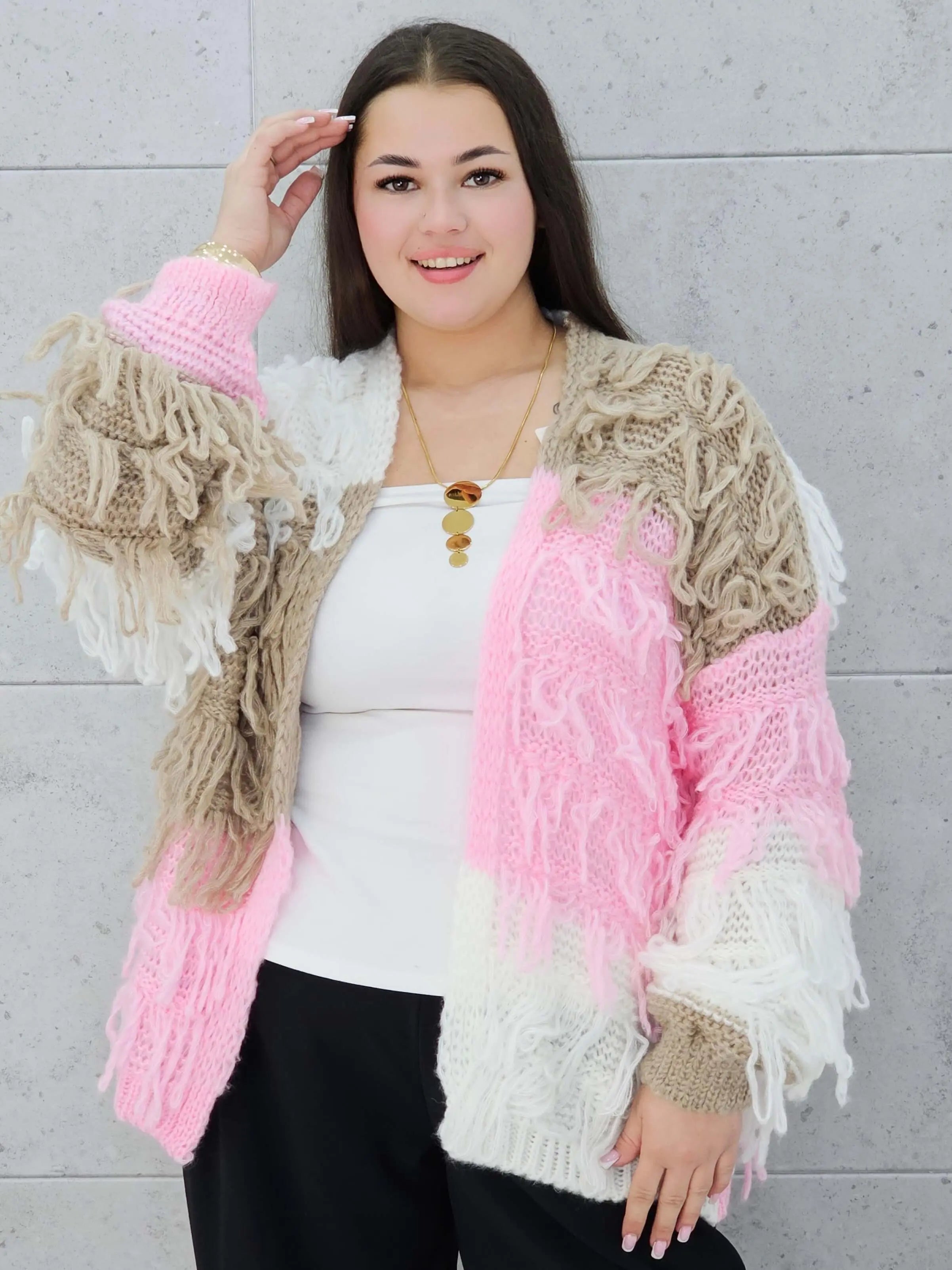 Sweter plus size – ciepły, stylowy i idealnie dopasowany do kobiecej sylwetki Stylowa XL