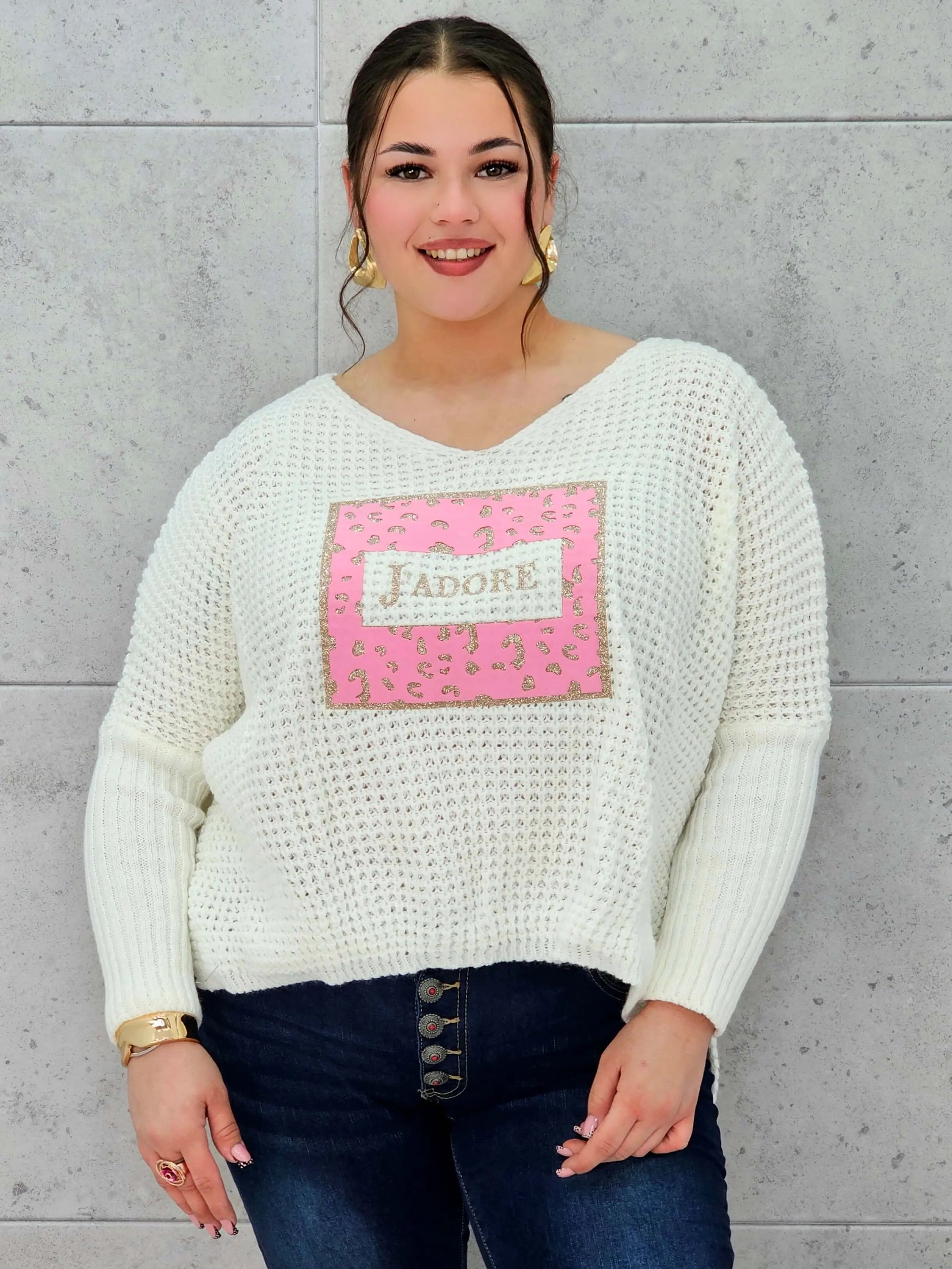 Sweter plus size z aplikacją J’adore – modny i kobiecy wybór. Stylowa XL