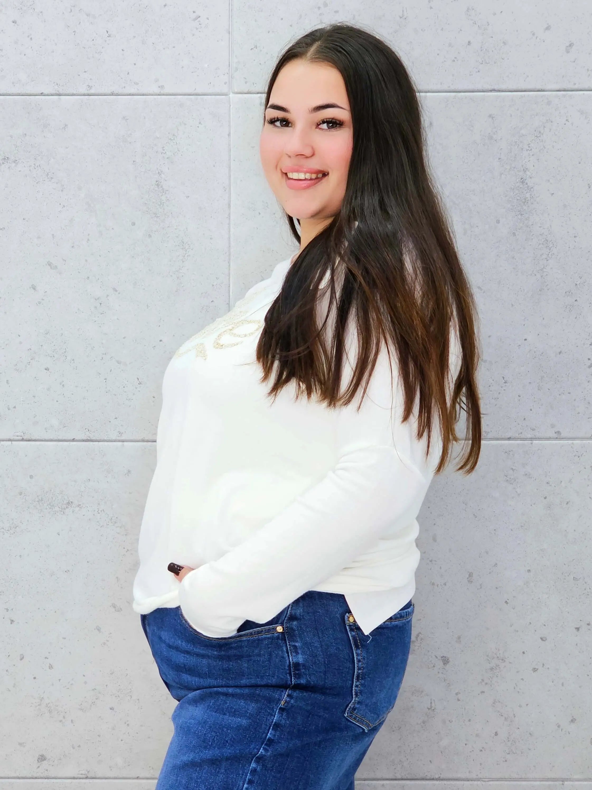 Sweter z Dekoltem w Serek i Napisem "Love" Stylowa XL