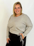 Sweterek Plus Size z dekoltem V – miękkość, wygoda i kobiecy styl Stylowa XL