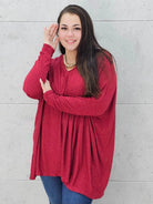 Sweterek oversize plus size z dekoltem V – lekki i kobiecy Stylowa XL