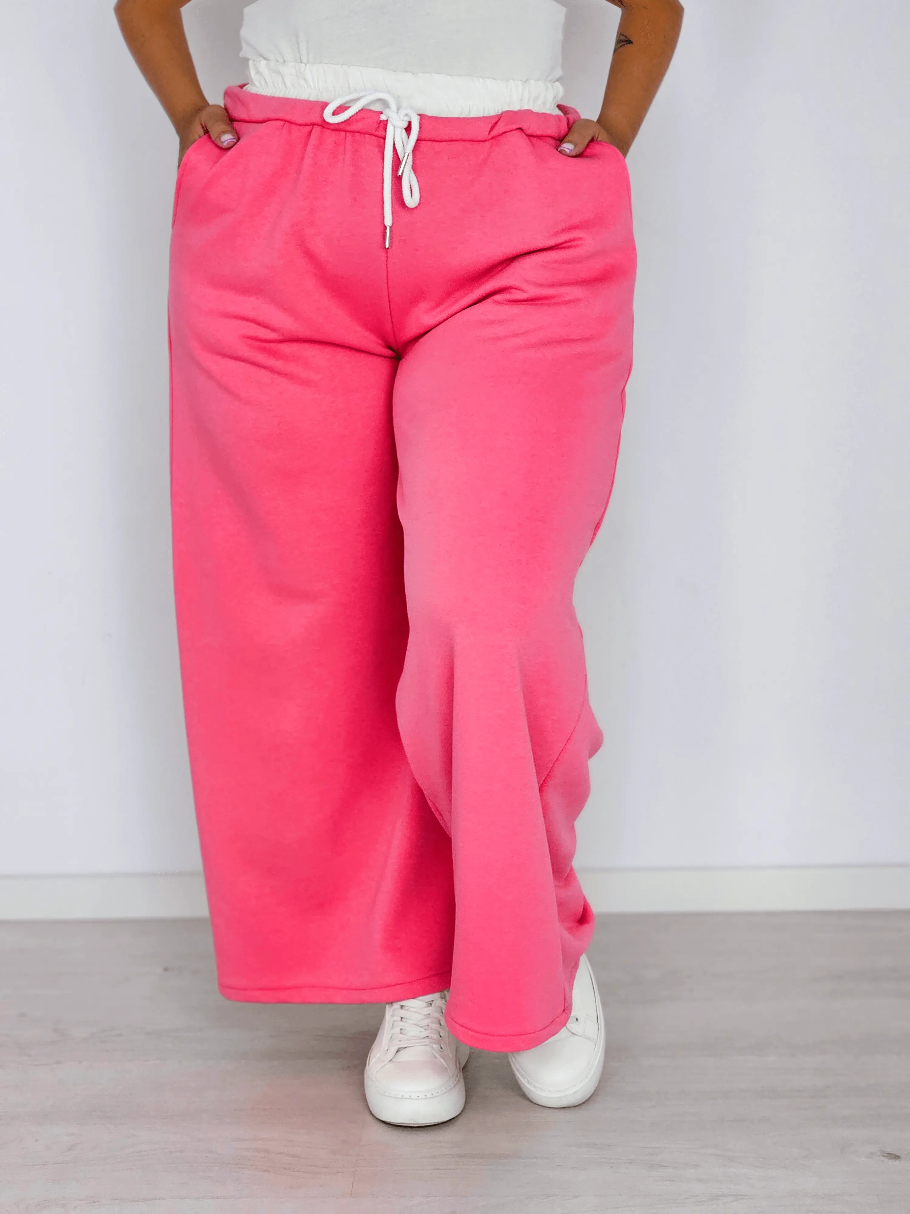 Szerokie spodnie dresowe z wiązaniem Stylowa XL