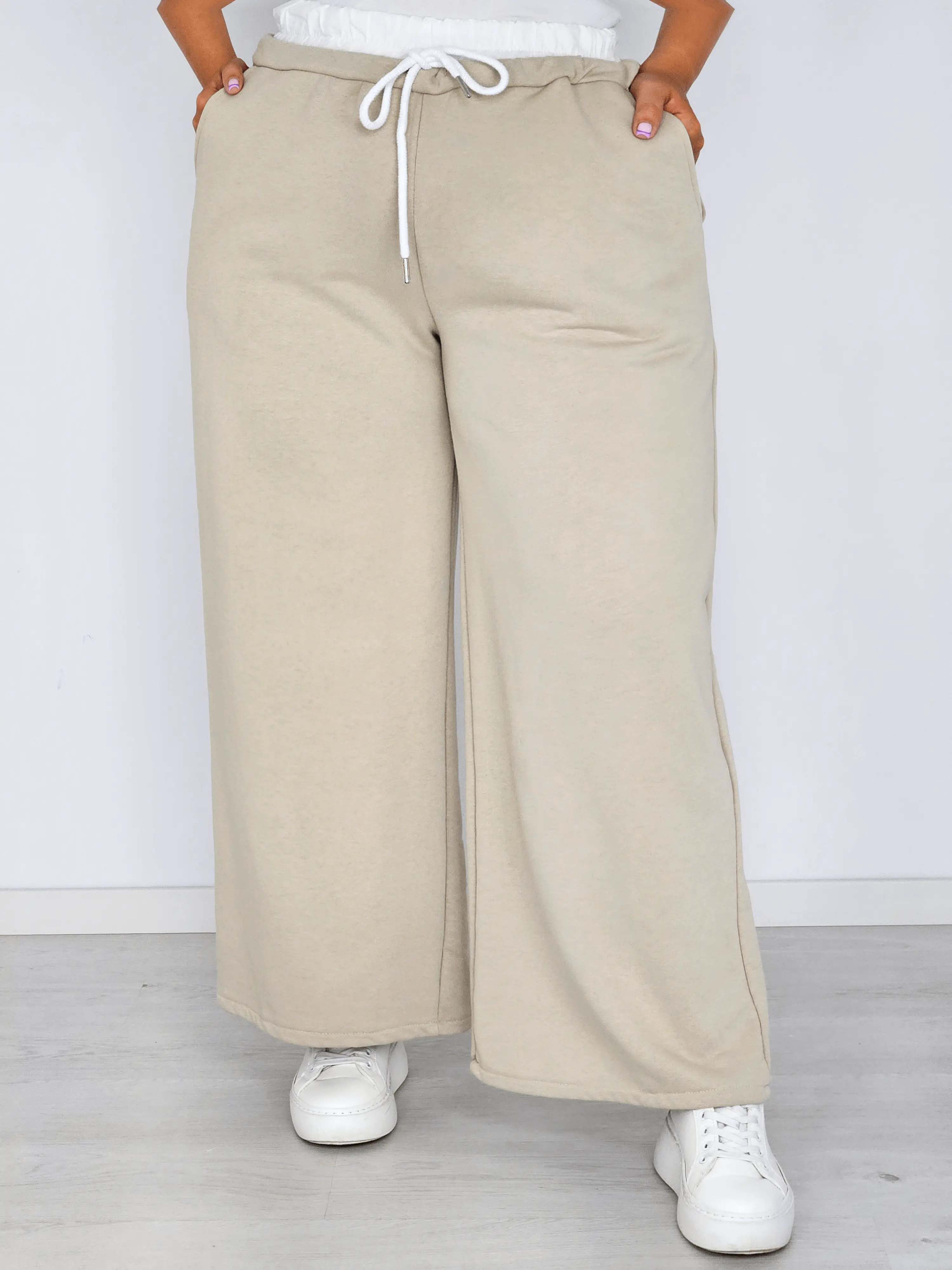 Szerokie spodnie dresowe z wiązaniem Stylowa XL