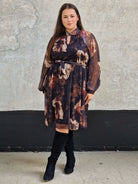 Szyfonowa sukienka plus size w kwiaty – elegancja i lekkość  Stylowa XL Stylowa XL