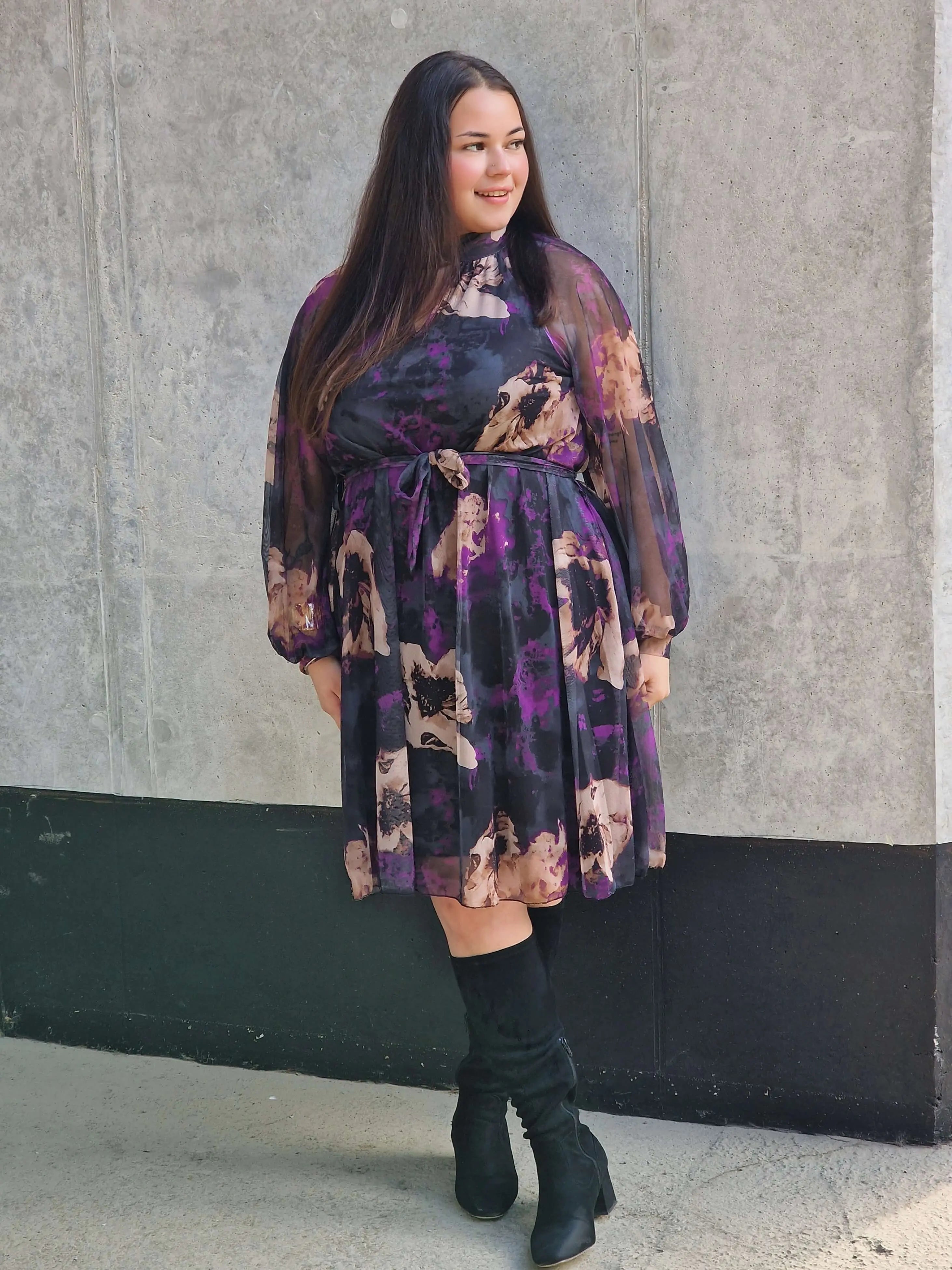 Szyfonowa sukienka plus size w kwiaty – elegancja i lekkość  Stylowa XL Stylowa XL