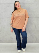 T-shirt plus size z nadrukiem – wygodne i stylowe bluzki XXL Stylowa XL