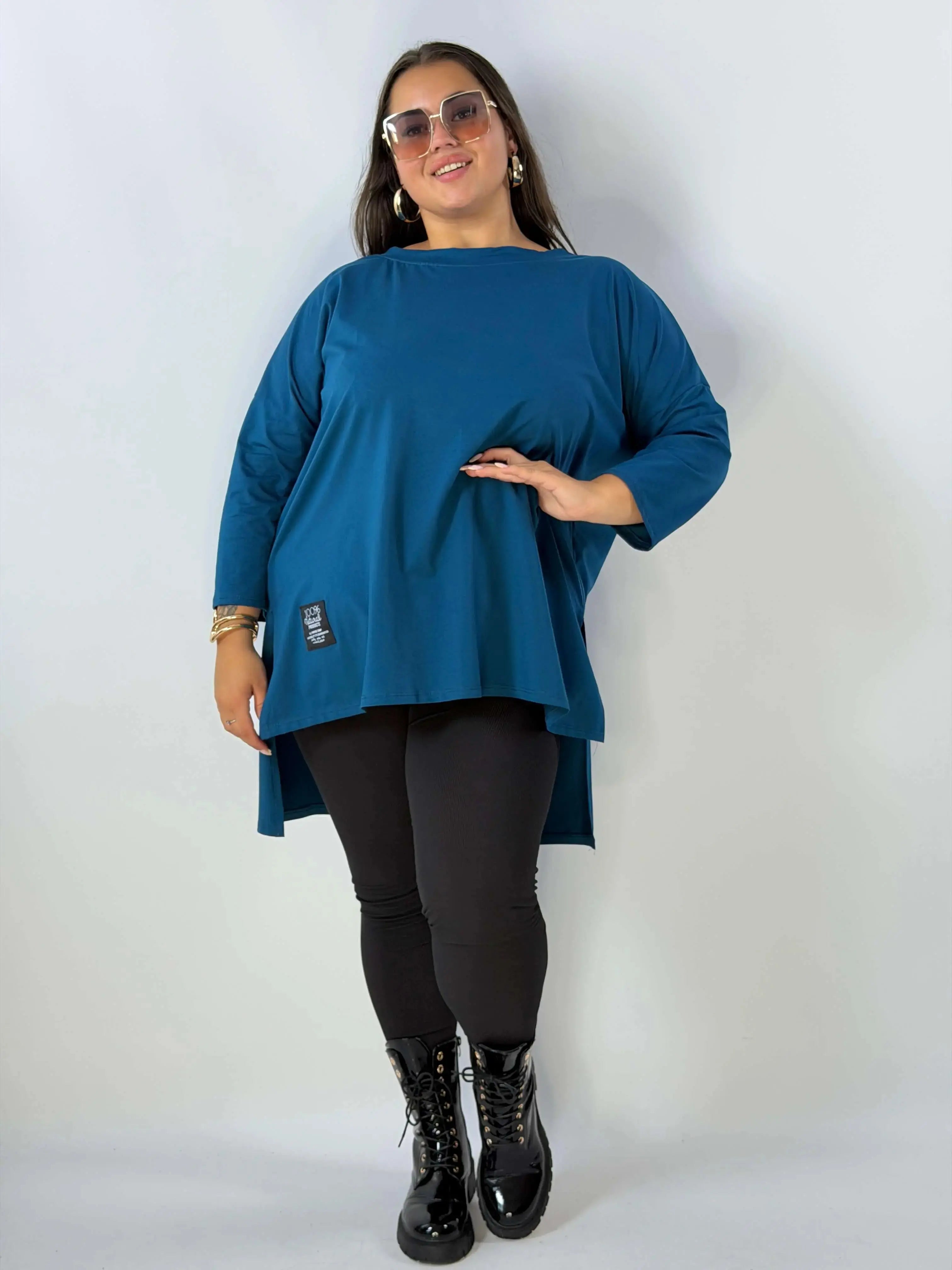 Tunika damska Plus Size z wydłużonym tyłem – wygoda i ponadczasowy styl Stylowa XL