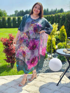 Tunika maxi z malarskimi kwiatami. Stylowa XL