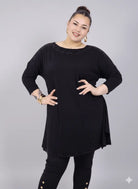 Tunika plus size czarna oversize z delikatnym połyskiem Stylowa XL